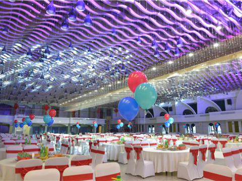 圣诞不“剩单”，等你来造——sunbet集团团委平安夜举办圣诞狂欢活动